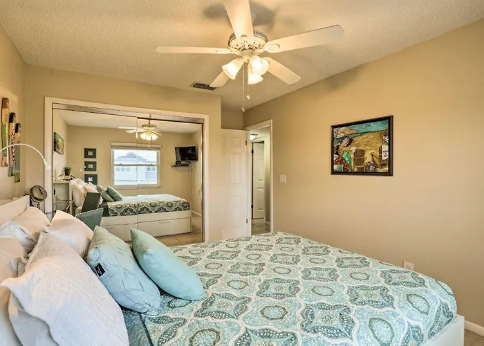 Sea La Vie Sunny Indian Rocks Beach Condo!