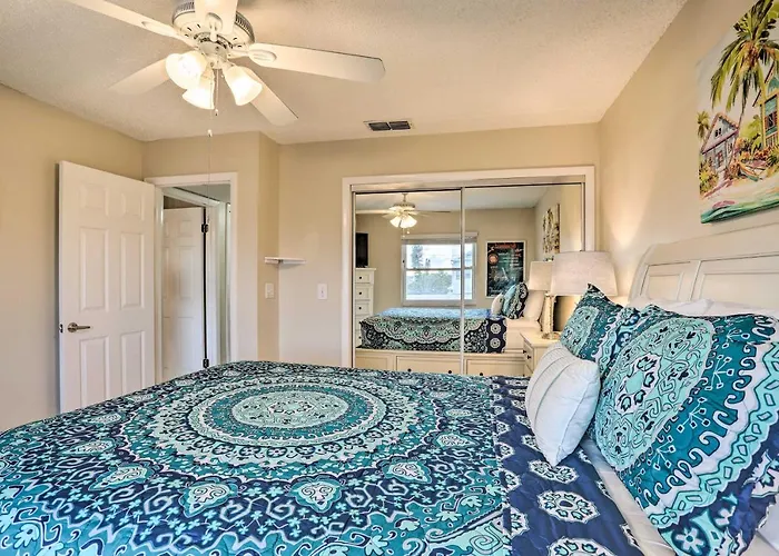Sea La Vie Sunny Indian Rocks Beach Condo!