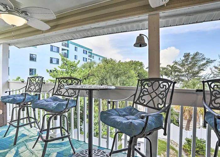 Sea La Vie Sunny Indian Rocks Beach Condo!